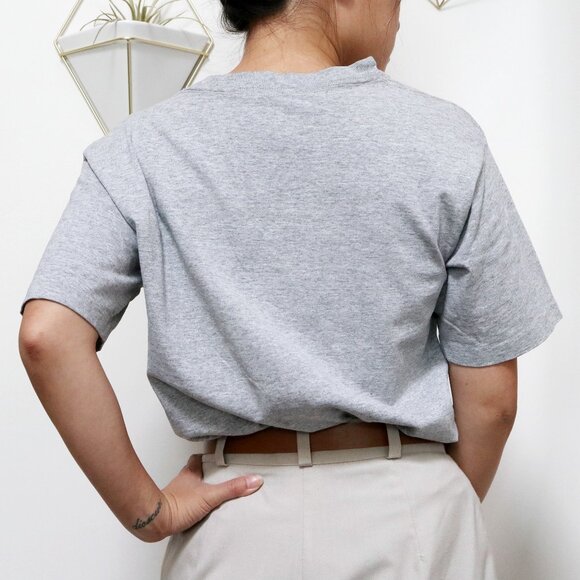 Vintage 90s Heathered Grey Guess Jeans Graphic Gasoline Car Shop Tee Size Large - Picture 3 of 8